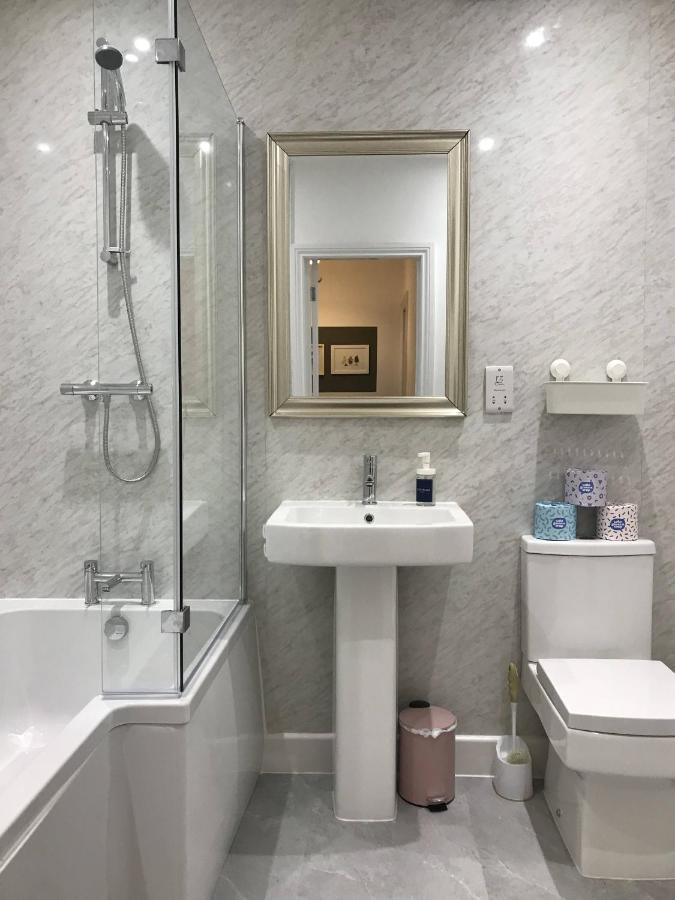 Stylish Modern 3-Bed House Nr Manchester City Ctr 화이트필드 외부 사진