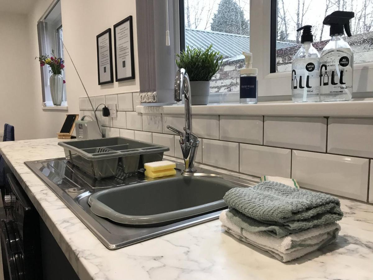 Stylish Modern 3-Bed House Nr Manchester City Ctr 화이트필드 외부 사진