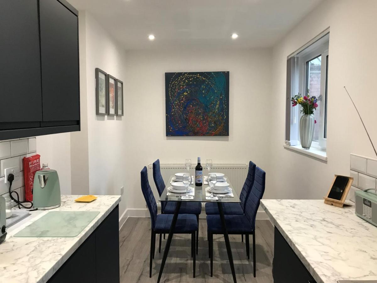 Stylish Modern 3-Bed House Nr Manchester City Ctr 화이트필드 외부 사진