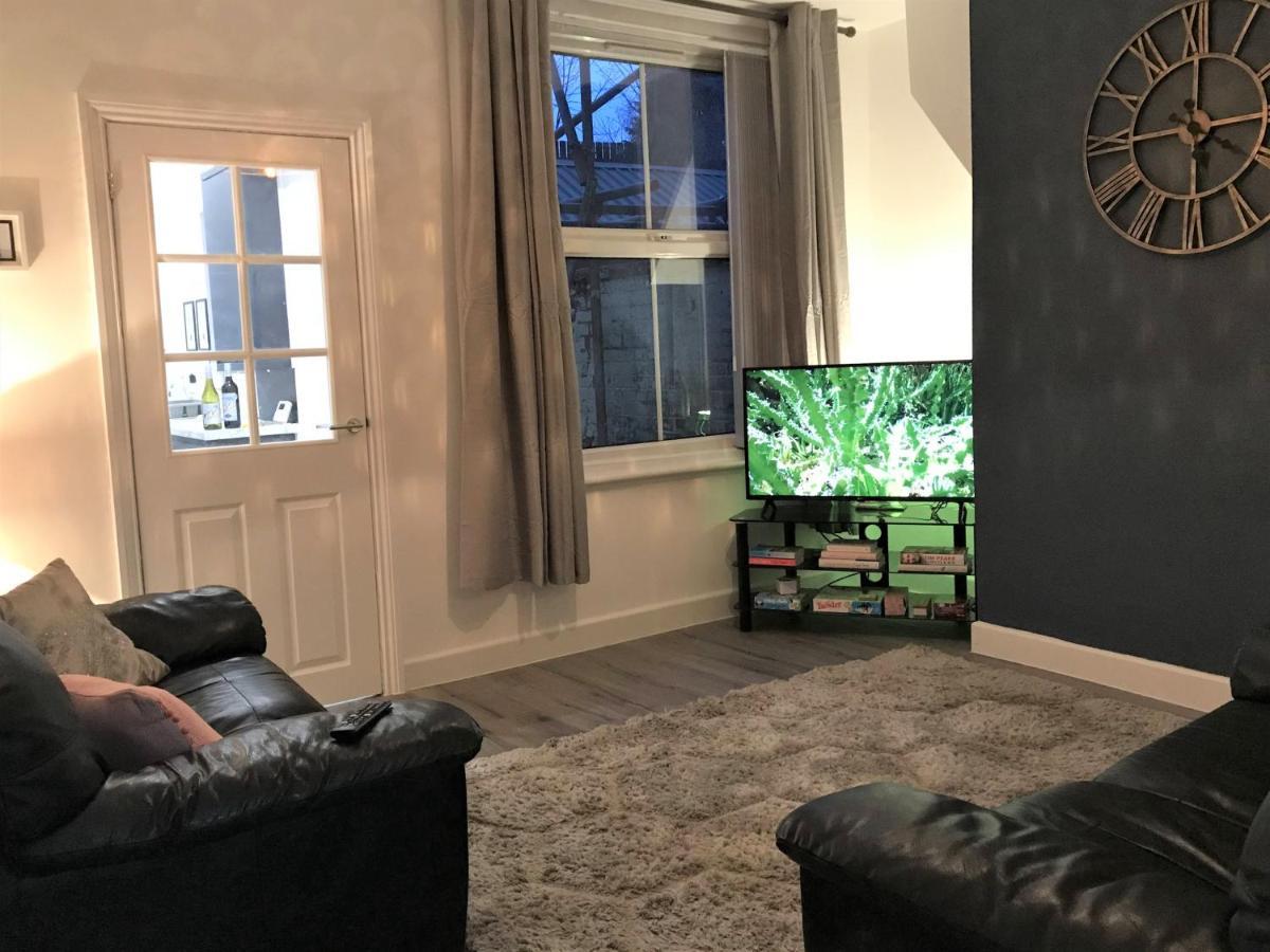 Stylish Modern 3-Bed House Nr Manchester City Ctr 화이트필드 외부 사진