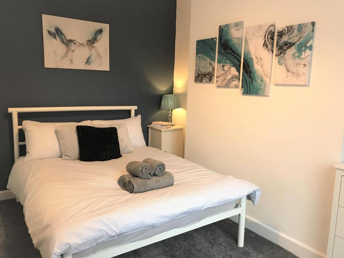 Stylish Modern 3-Bed House Nr Manchester City Ctr 화이트필드 외부 사진