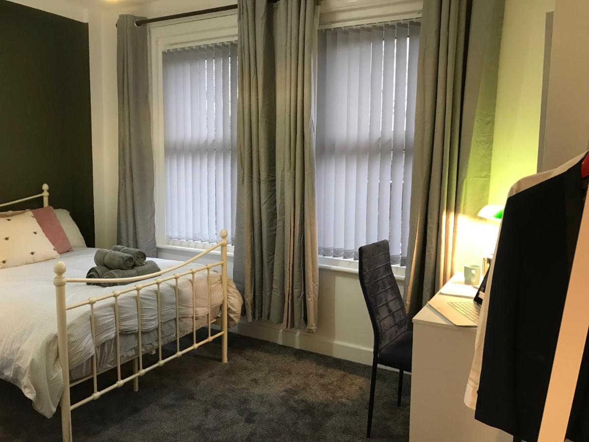 Stylish Modern 3-Bed House Nr Manchester City Ctr 화이트필드 외부 사진