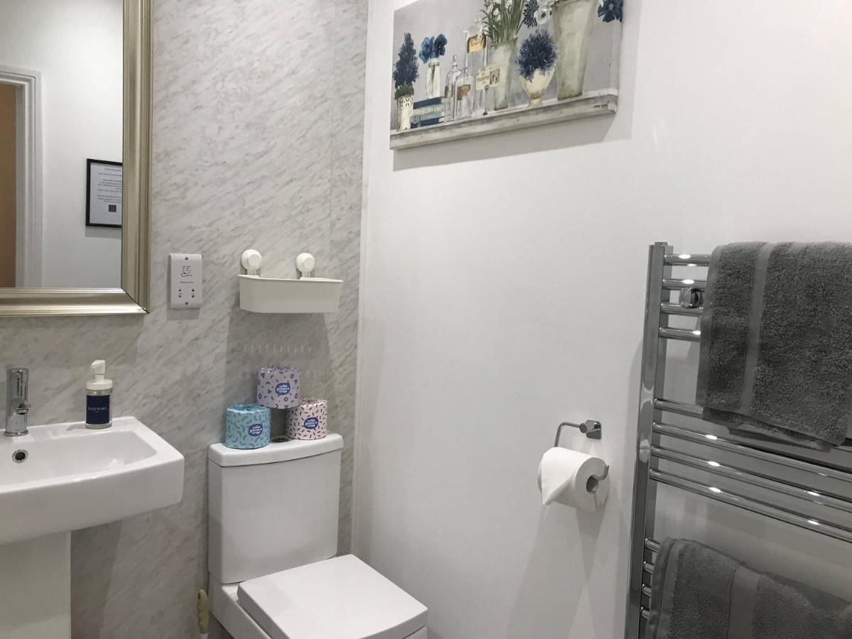 Stylish Modern 3-Bed House Nr Manchester City Ctr 화이트필드 외부 사진